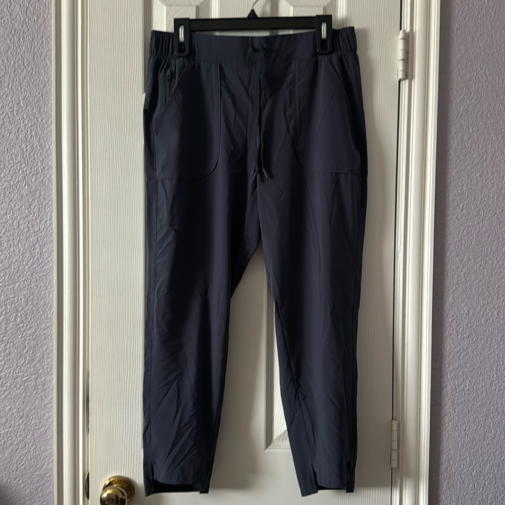 All in Motion Navy Hi Low Pant - M Short